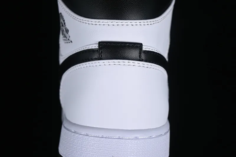All categories Air Jordan Jordan series basketball shoes Air Jordan 1 Mid Air Jordan 1 Mid AJ1 Joe 1 classic white and black Chinese culture and leisure sneakers DQ8423-132